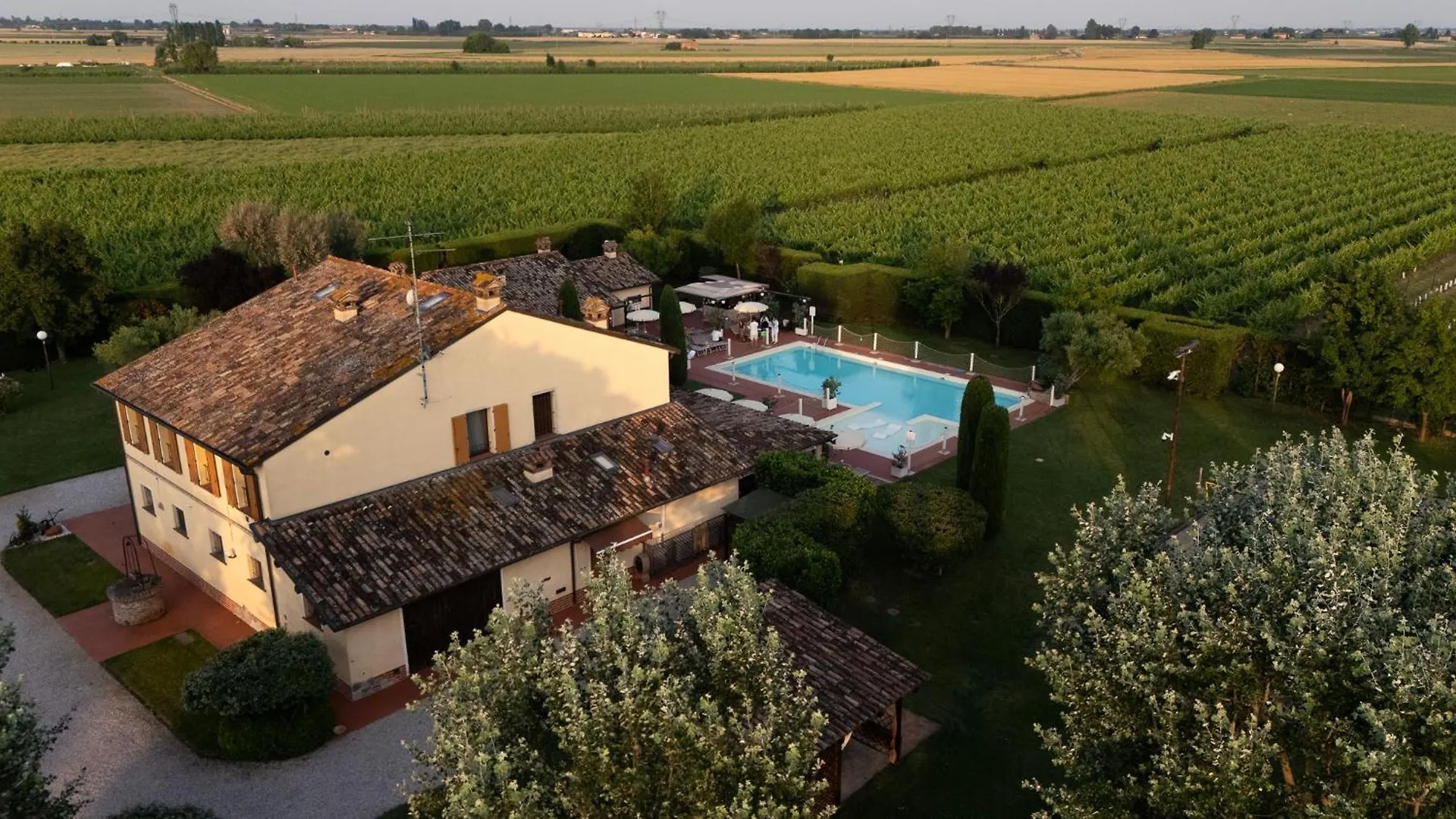 ゲストハウス Resort Tenuta La Rotta - Rooms & Pool ラヴェンナ