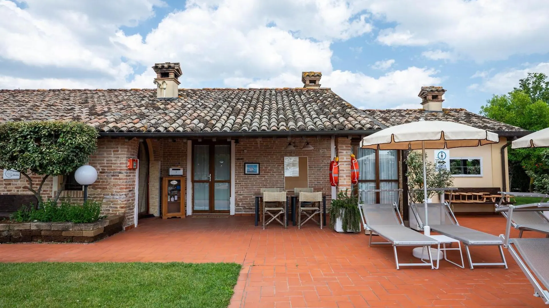 Resort Tenuta La Rotta - Rooms & Pool ラヴェンナ 0*,