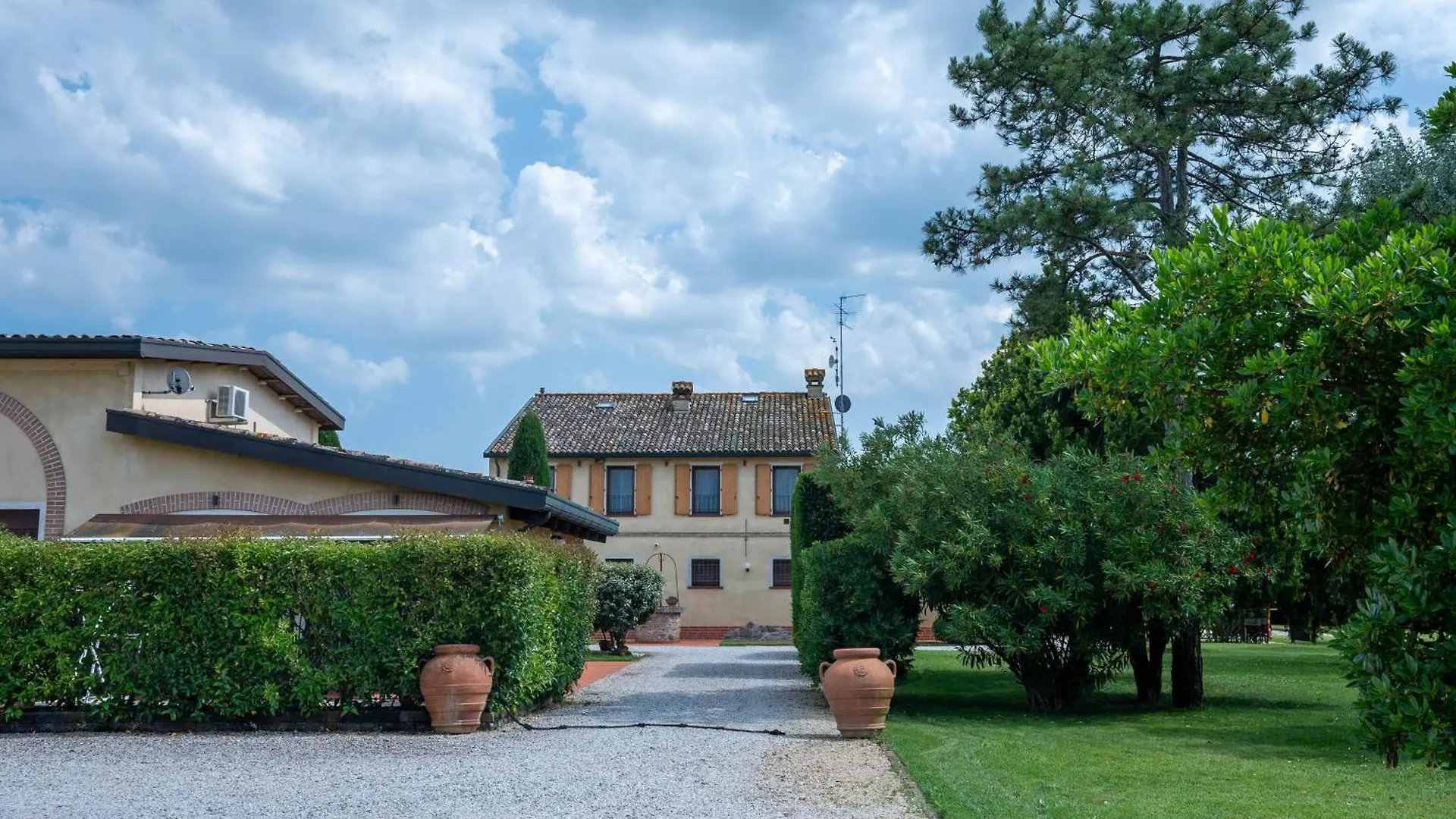 Guest house Resort Tenuta La Rotta - Rooms & Pool Ravenna Italy